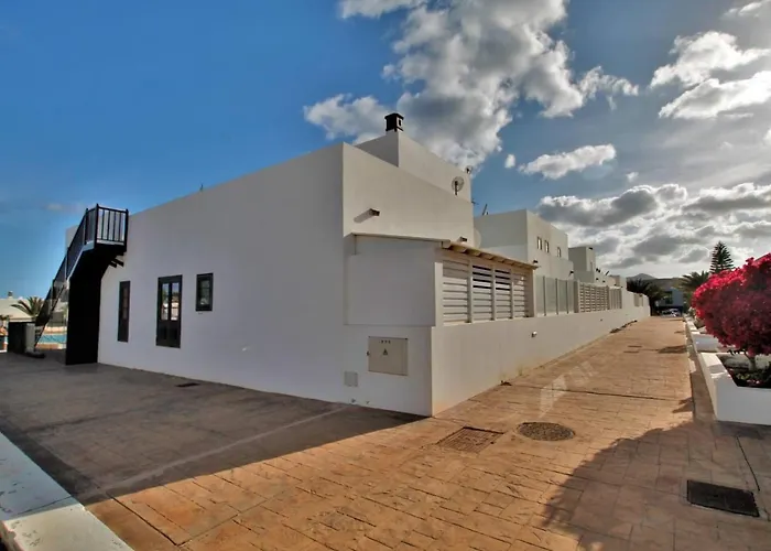 Casal Con Balcon La Vela Vivienda Vacacional